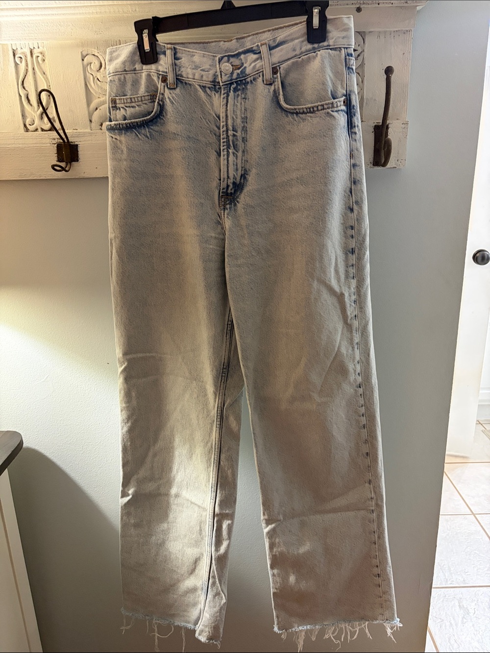 Zara Light Blue Relaxed Jeans. Distressed